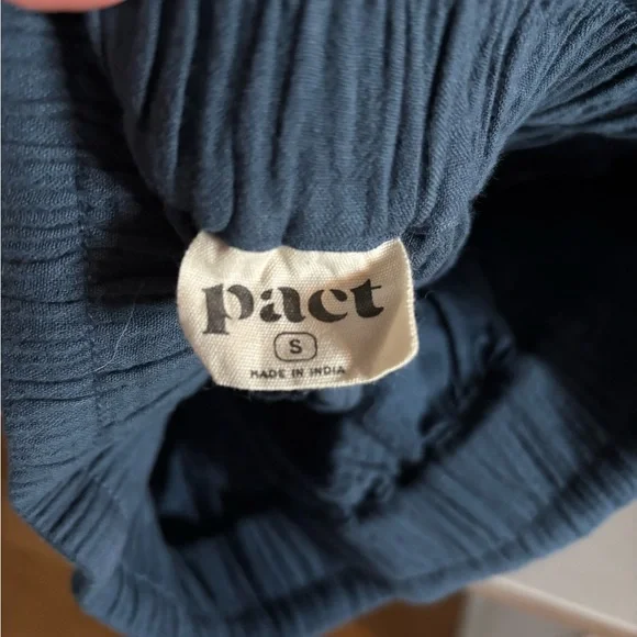 Pact Women's Organic Cotton Navy Shorts - Picture 5 of 5